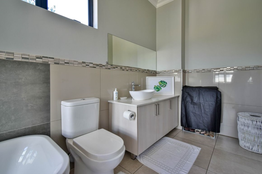4 Bedroom Property for Sale in Midstream Ridge Gauteng