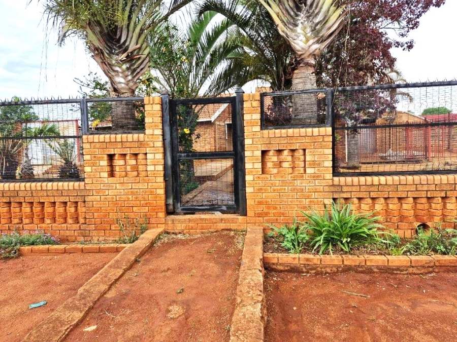 2 Bedroom Property for Sale in The Orchards Gauteng