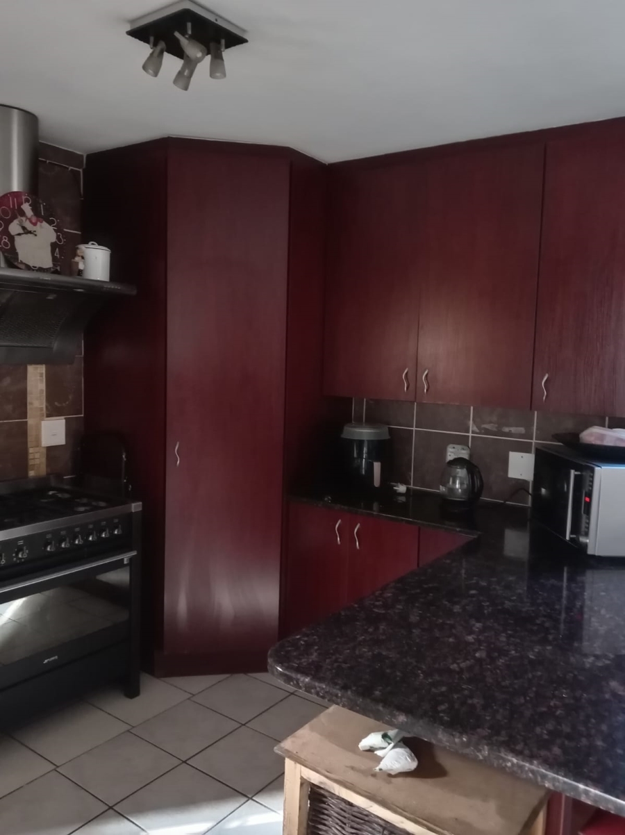 To Let 3 Bedroom Property for Rent in Ravenswood Gauteng