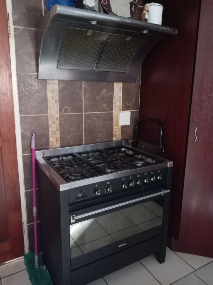 To Let 3 Bedroom Property for Rent in Ravenswood Gauteng