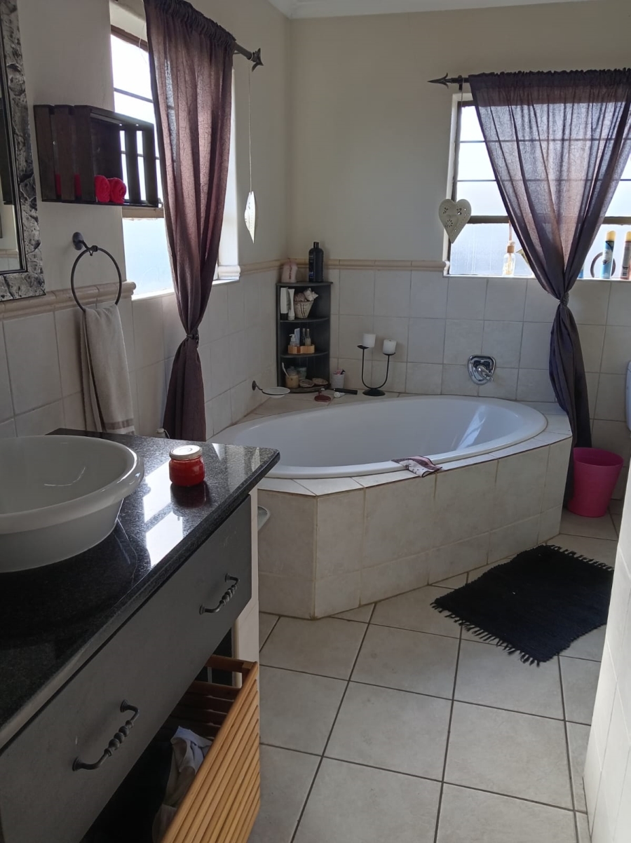 To Let 3 Bedroom Property for Rent in Ravenswood Gauteng