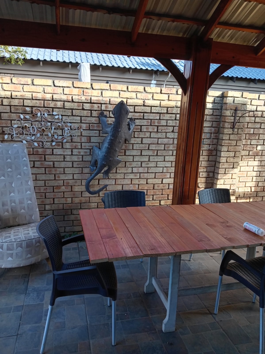 To Let 3 Bedroom Property for Rent in Ravenswood Gauteng