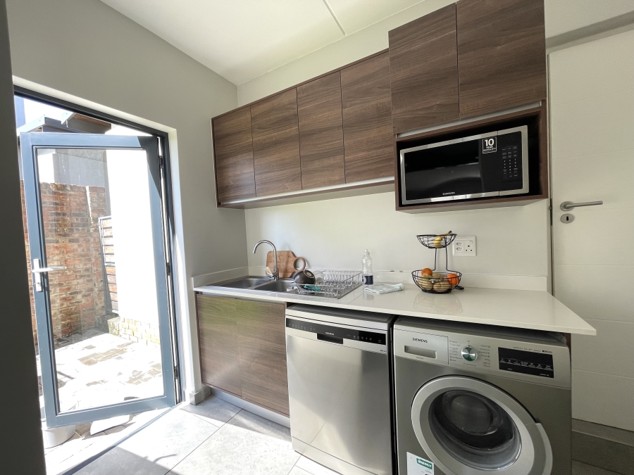 3 Bedroom Property for Sale in Crowthorne AH Gauteng