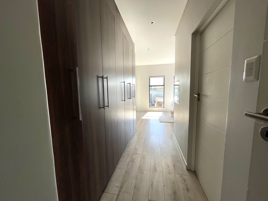 3 Bedroom Property for Sale in Crowthorne AH Gauteng