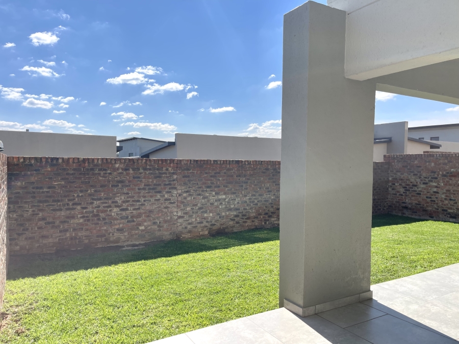 3 Bedroom Property for Sale in Crowthorne AH Gauteng