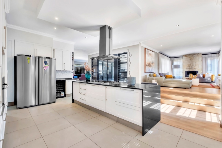 To Let 4 Bedroom Property for Rent in Bryanston Gauteng