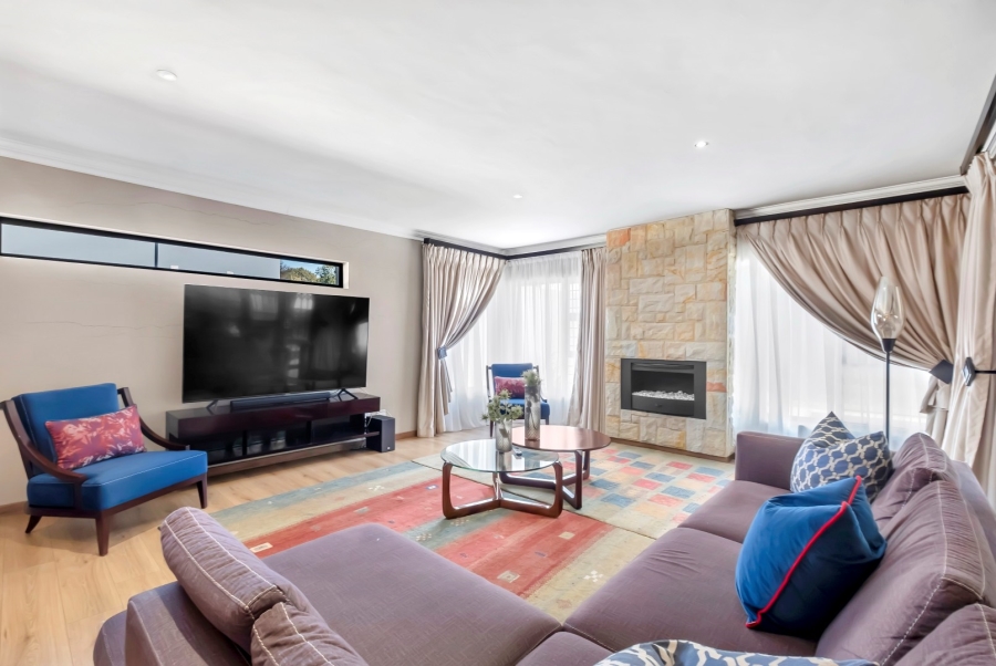 To Let 4 Bedroom Property for Rent in Bryanston Gauteng