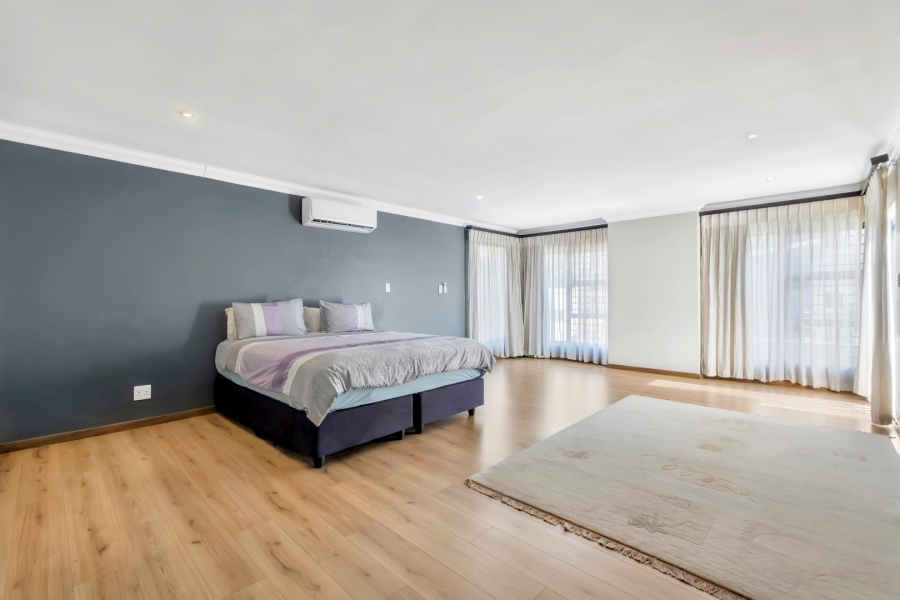 To Let 4 Bedroom Property for Rent in Bryanston Gauteng
