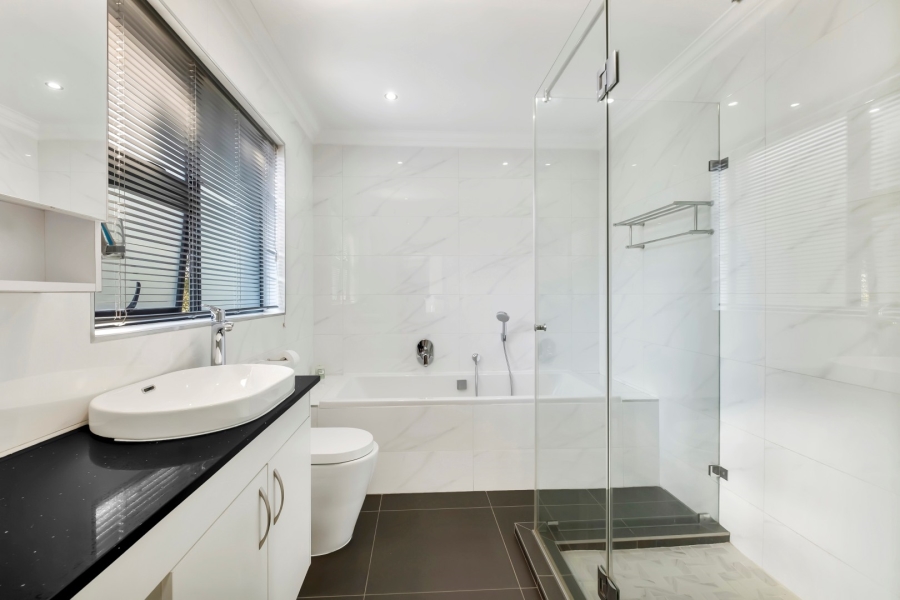 To Let 4 Bedroom Property for Rent in Bryanston Gauteng