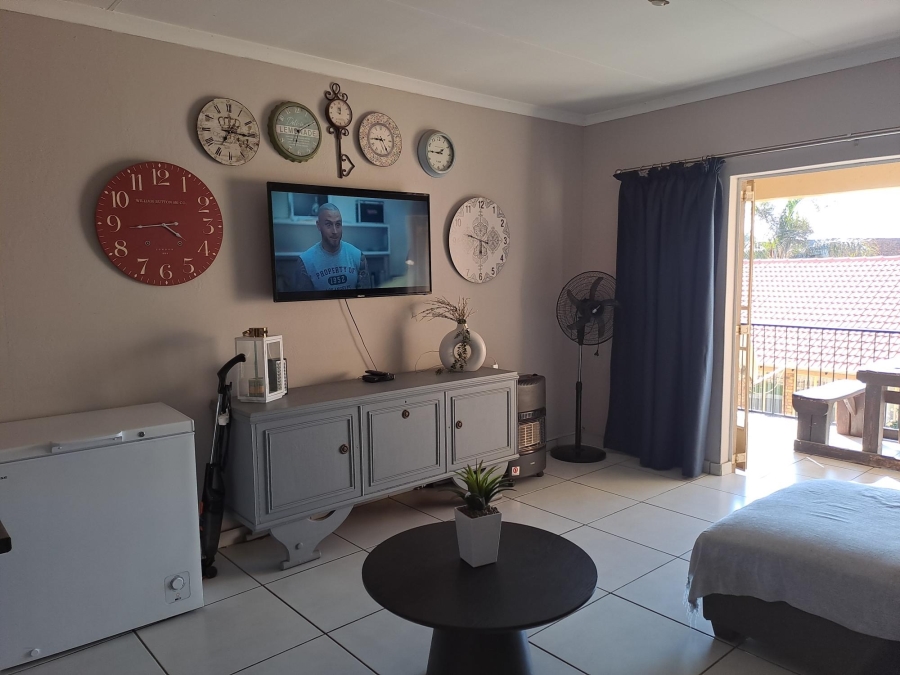 To Let 3 Bedroom Property for Rent in Petersfield Gauteng