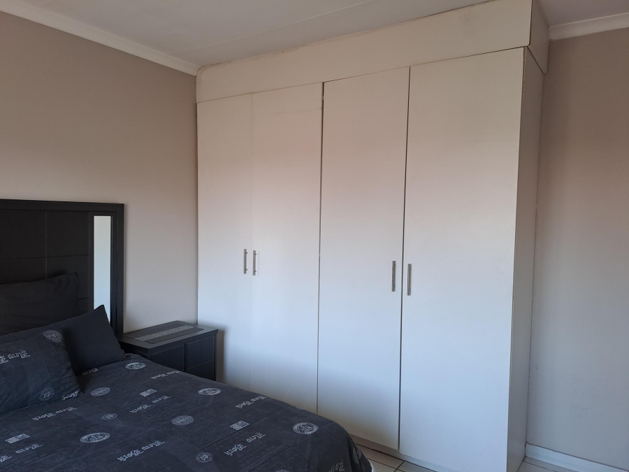 To Let 3 Bedroom Property for Rent in Petersfield Gauteng