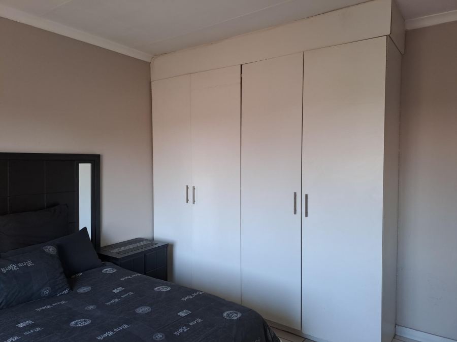 To Let 3 Bedroom Property for Rent in Petersfield Gauteng