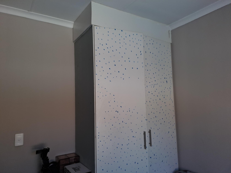 To Let 3 Bedroom Property for Rent in Petersfield Gauteng