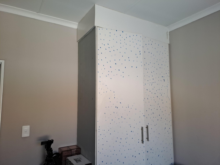 To Let 3 Bedroom Property for Rent in Petersfield Gauteng