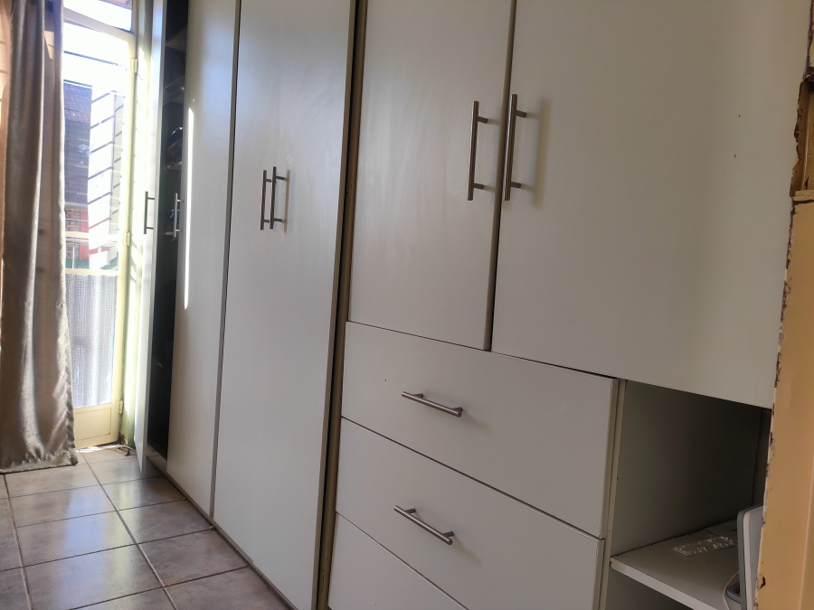1 Bedroom Property for Sale in Sunnyside Gauteng