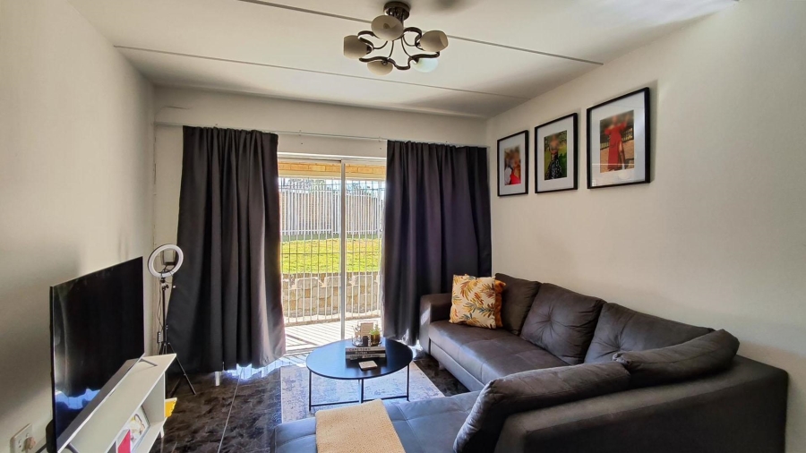 2 Bedroom Property for Sale in Birchleigh Gauteng