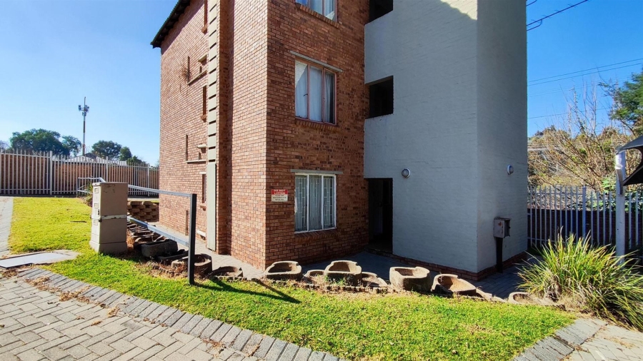2 Bedroom Property for Sale in Birchleigh Gauteng