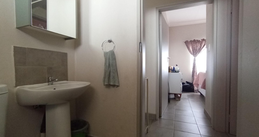 2 Bedroom Property for Sale in Lotus Gardens Gauteng