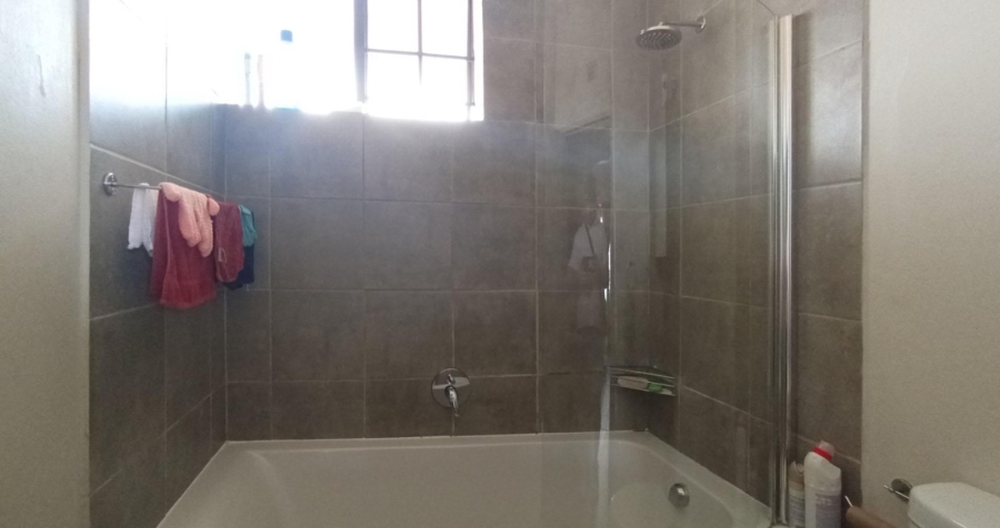 2 Bedroom Property for Sale in Lotus Gardens Gauteng