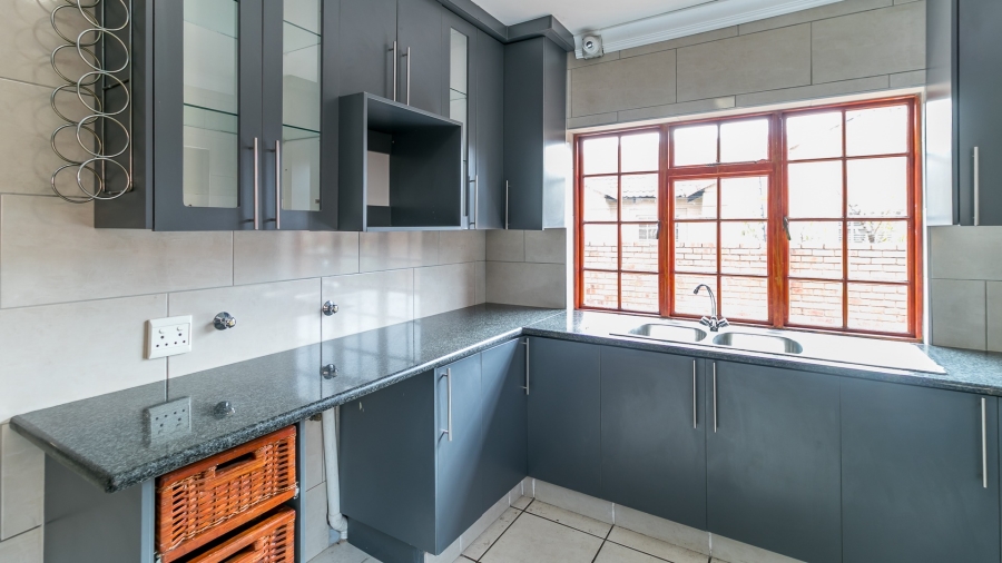 To Let 4 Bedroom Property for Rent in Kyalami Hills Gauteng