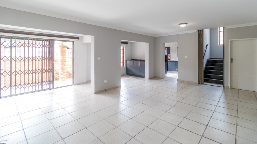 To Let 4 Bedroom Property for Rent in Kyalami Hills Gauteng