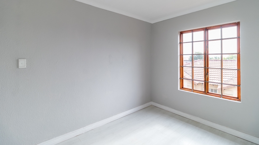 To Let 4 Bedroom Property for Rent in Kyalami Hills Gauteng