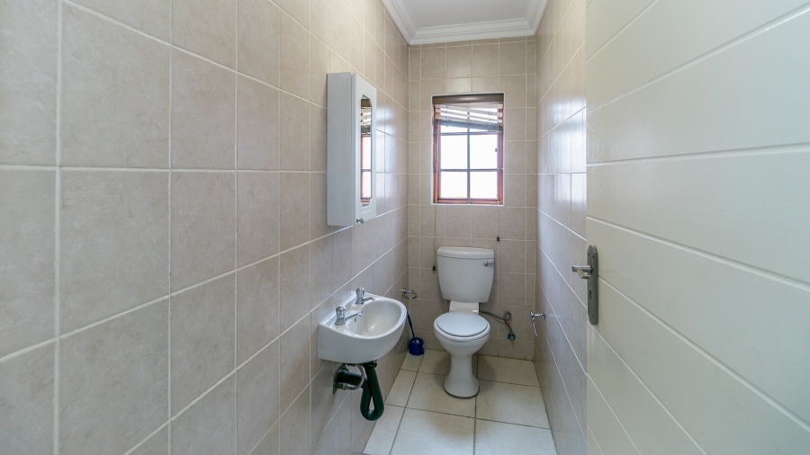 To Let 4 Bedroom Property for Rent in Kyalami Hills Gauteng