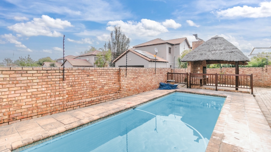 To Let 4 Bedroom Property for Rent in Kyalami Hills Gauteng