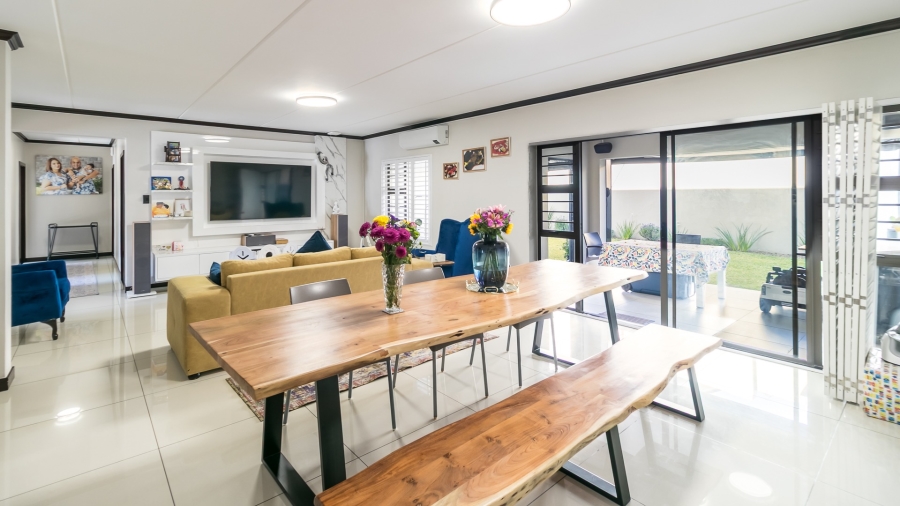 4 Bedroom Property for Sale in Carlswald Gauteng
