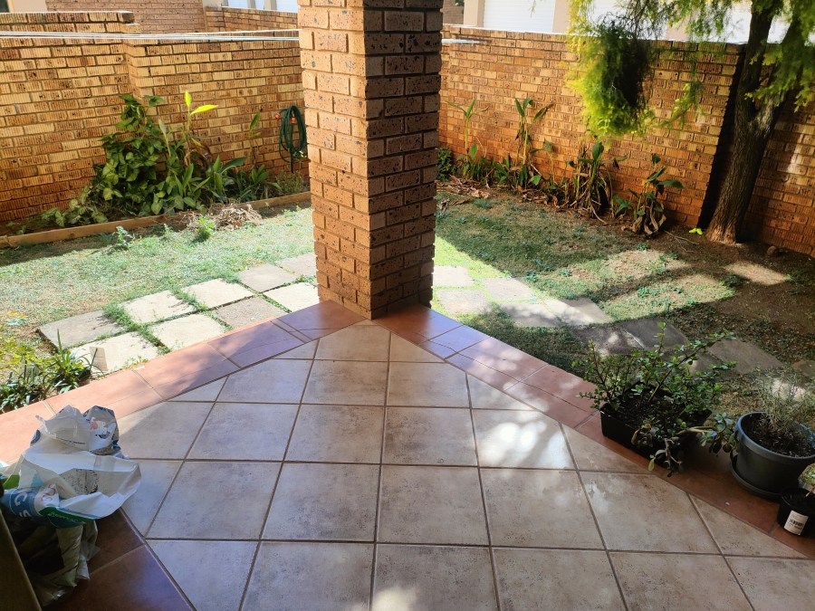 2 Bedroom Property for Sale in Olympus AH Gauteng