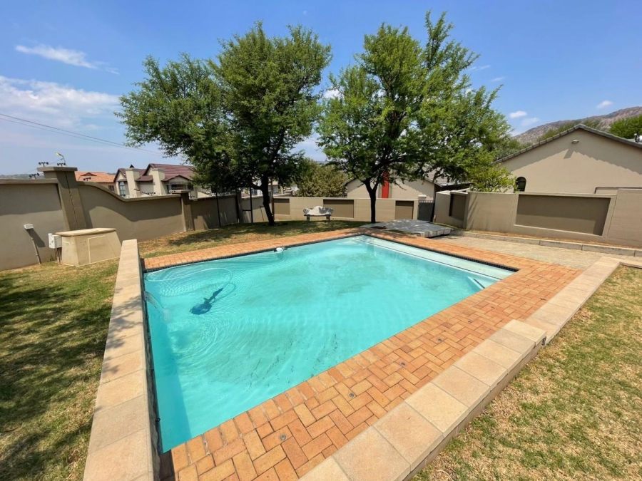 2 Bedroom Property for Sale in Homes Haven Gauteng