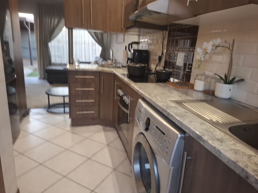 2 Bedroom Property for Sale in Terenure Gauteng