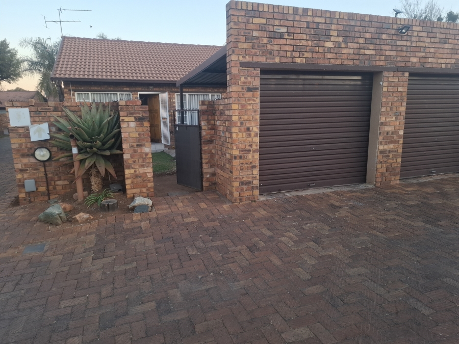 2 Bedroom Property for Sale in Terenure Gauteng