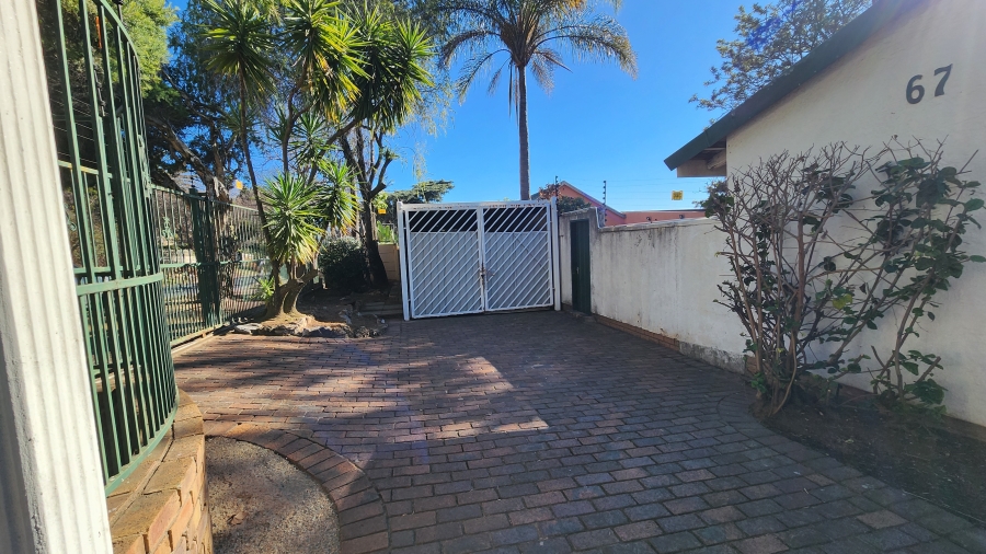 To Let 5 Bedroom Property for Rent in Edenvale Central Gauteng