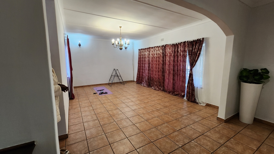 To Let 5 Bedroom Property for Rent in Edenvale Central Gauteng