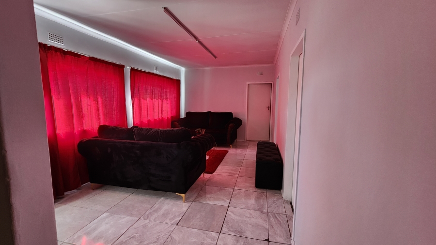 To Let 5 Bedroom Property for Rent in Edenvale Central Gauteng