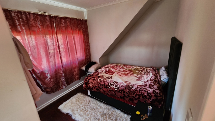 To Let 5 Bedroom Property for Rent in Edenvale Central Gauteng