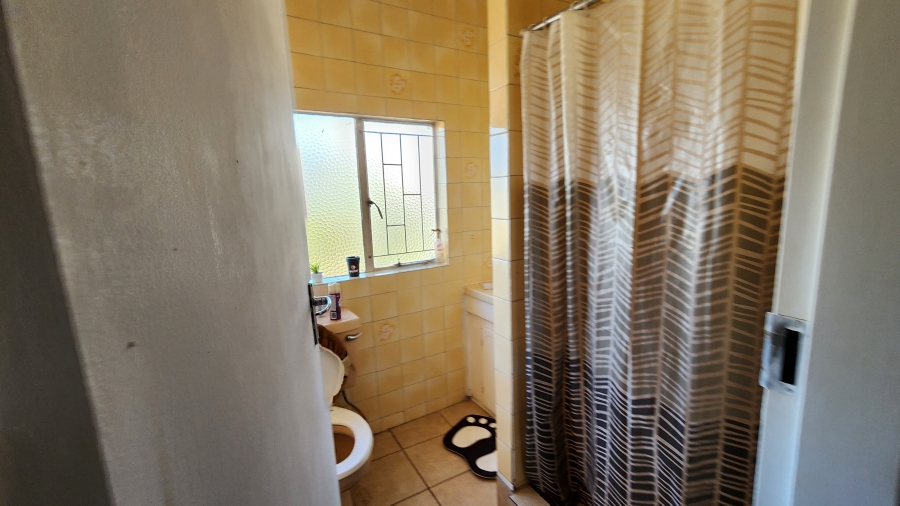 To Let 5 Bedroom Property for Rent in Edenvale Central Gauteng