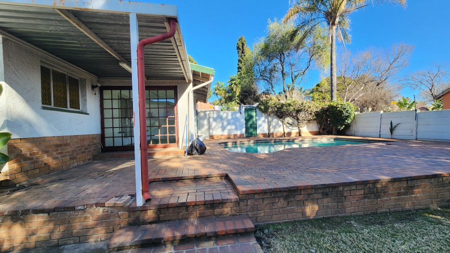 To Let 5 Bedroom Property for Rent in Edenvale Central Gauteng