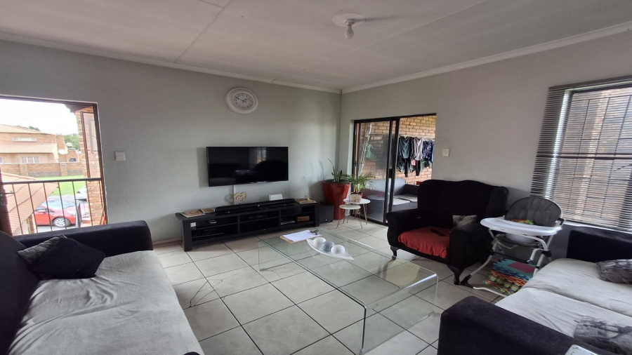 2 Bedroom Property for Sale in Edleen Gauteng