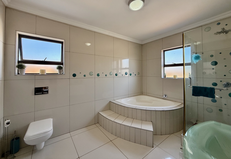 4 Bedroom Property for Sale in The Meadows Gauteng