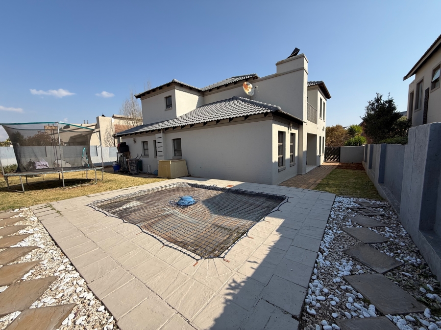 4 Bedroom Property for Sale in The Meadows Gauteng