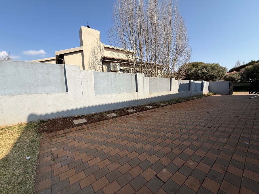 4 Bedroom Property for Sale in The Meadows Gauteng