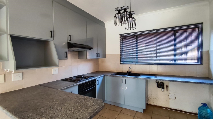 2 Bedroom Property for Sale in Edleen Gauteng