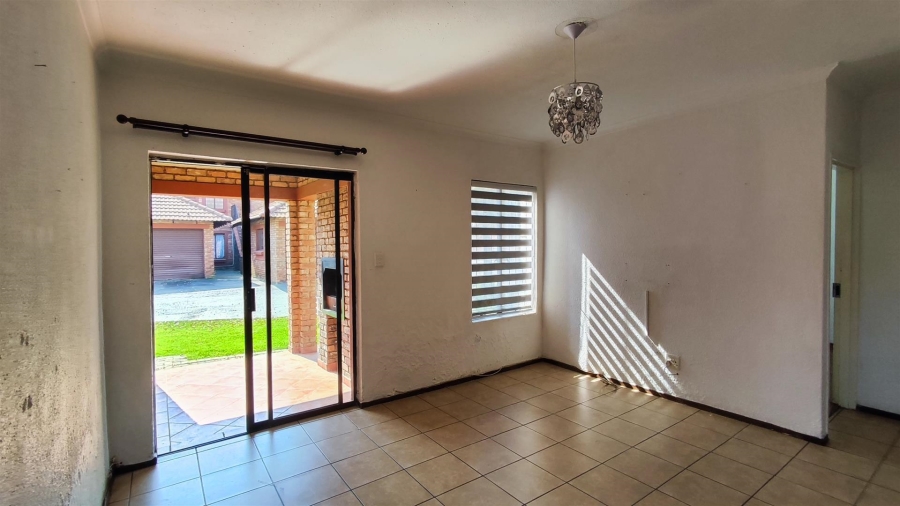 2 Bedroom Property for Sale in Edleen Gauteng