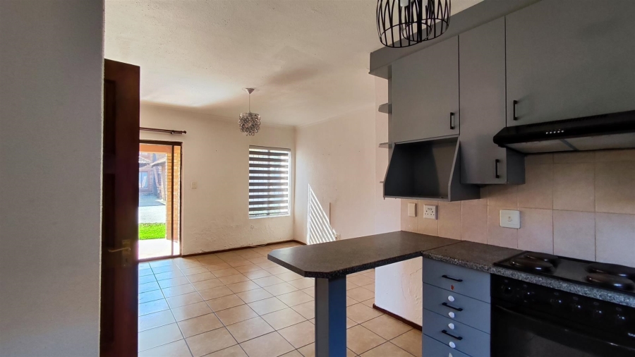 2 Bedroom Property for Sale in Edleen Gauteng