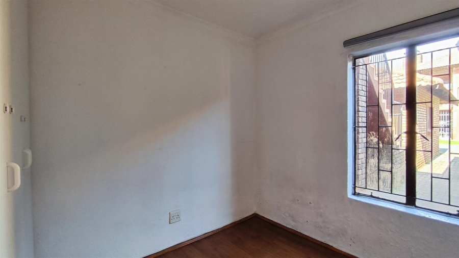 2 Bedroom Property for Sale in Edleen Gauteng