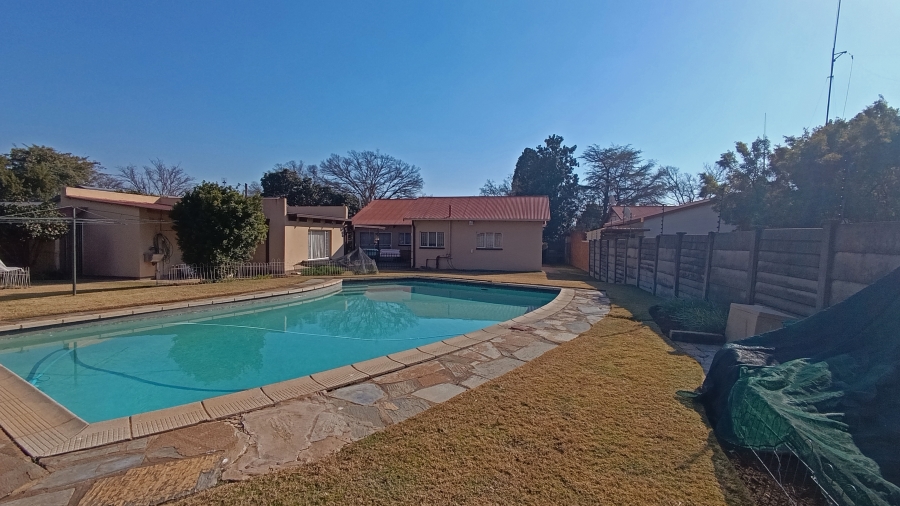 4 Bedroom Property for Sale in Queenswood Gauteng