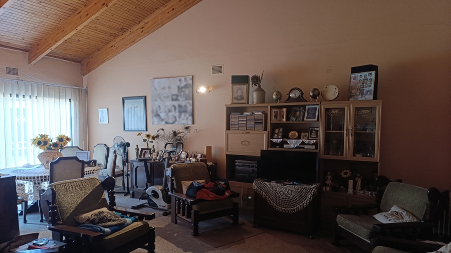 4 Bedroom Property for Sale in Queenswood Gauteng
