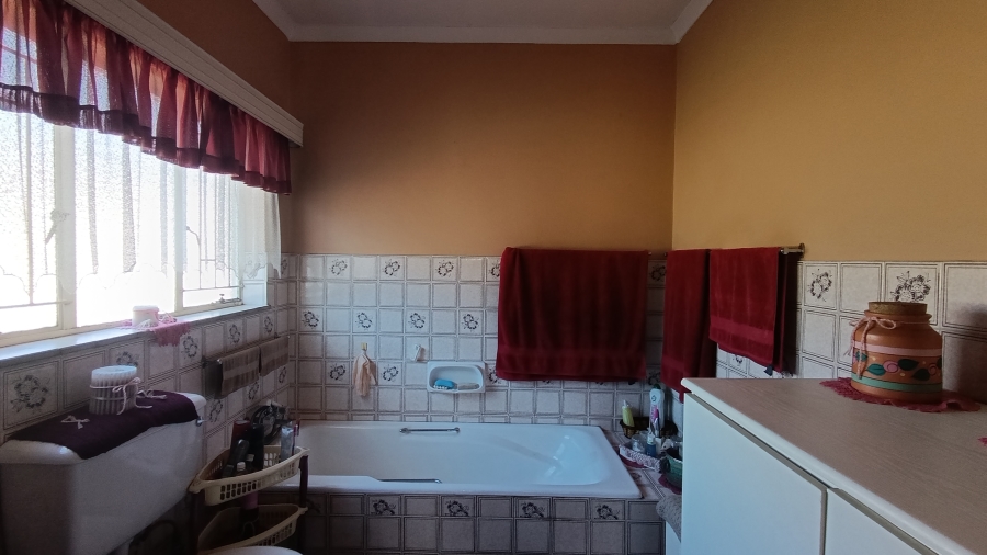 4 Bedroom Property for Sale in Queenswood Gauteng